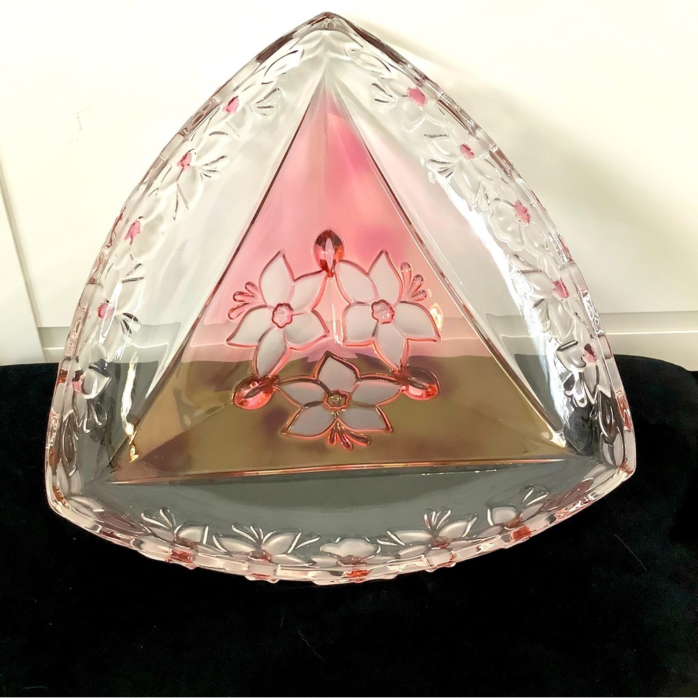 Vintage Decorative Embossed Floral Dish.